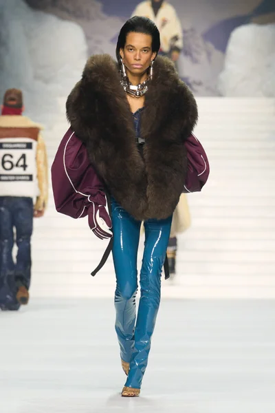 Look 11